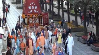 preview picture of video 'Hare Krishna @Kaunas, Laisves aleja'