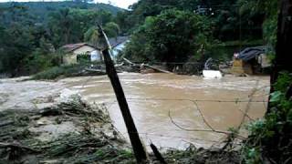 preview picture of video 'Ponte da Cascata do imbui na manhã de quarta-feira dia 12-01-2010.'