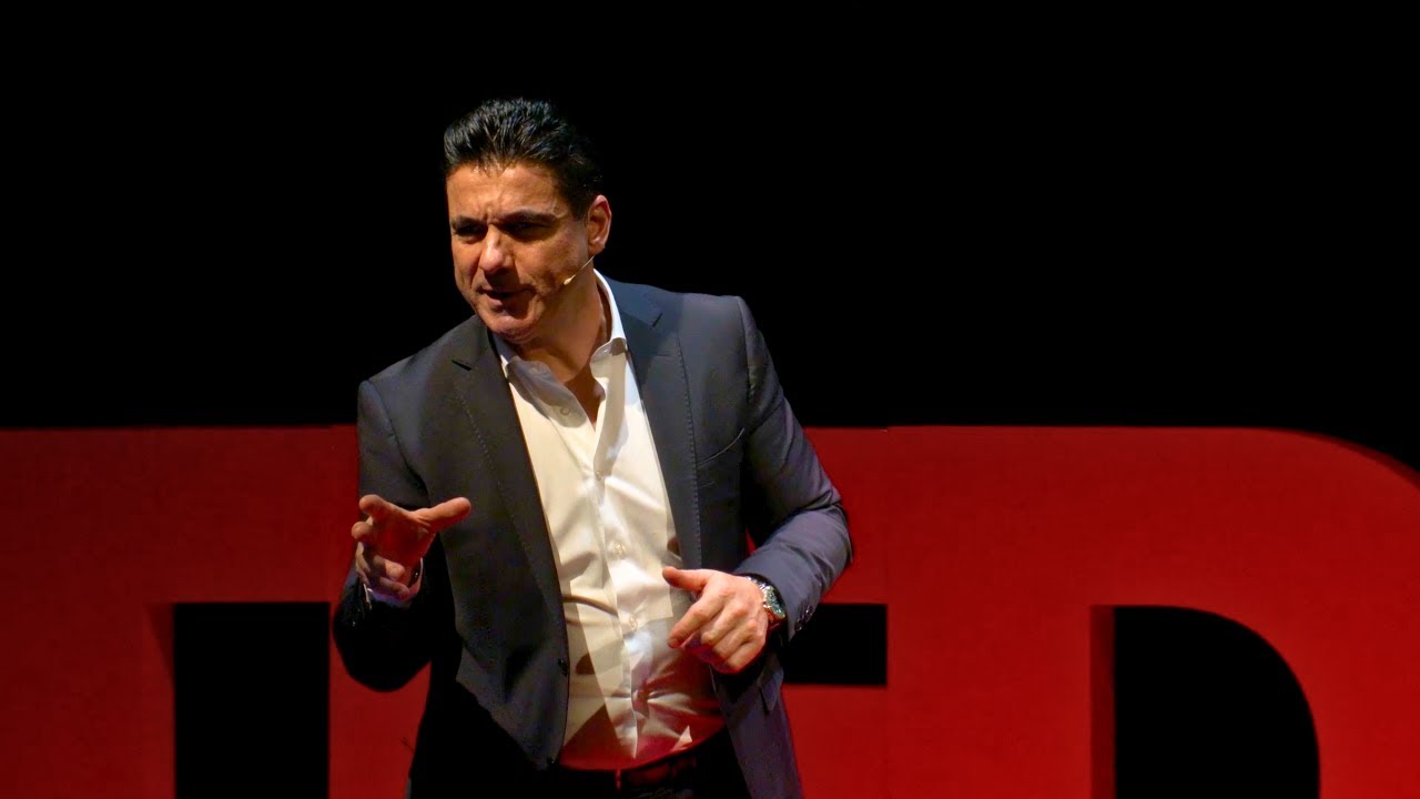 Svelare il carisma: la magia dell'influenza positiva  | Golia Pezzulla | TEDxSpoleto