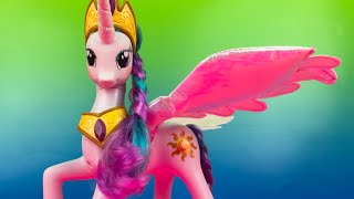 MLP Princess Celestia - talks and wings light up - Friendship is Magic