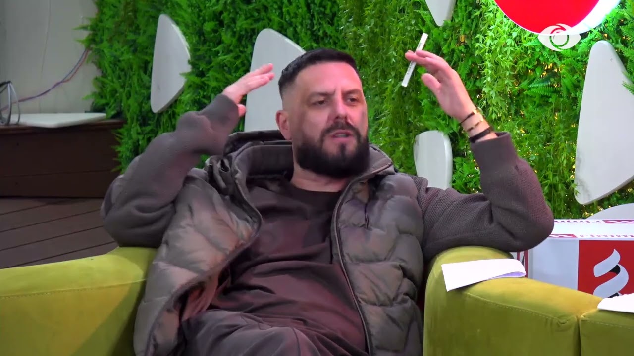 Nuk e quajtën prishës i dasmës, por…/ Rogerti, Miri dhe Artani diskutojnë në oborr