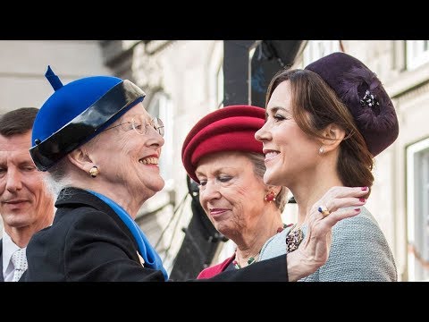 De kongelige ankommer til Folketingets åbning 2017