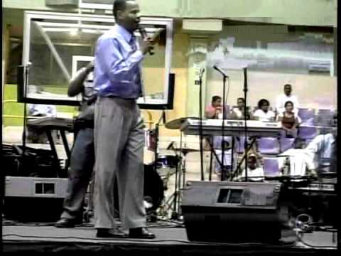 Dios llamandole la atención a los hombres - Randy Island