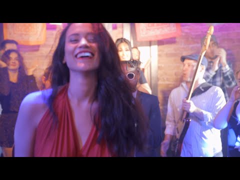 SmashHarry | Diamond Shoes (feat. Ishy Dee) | Official Video