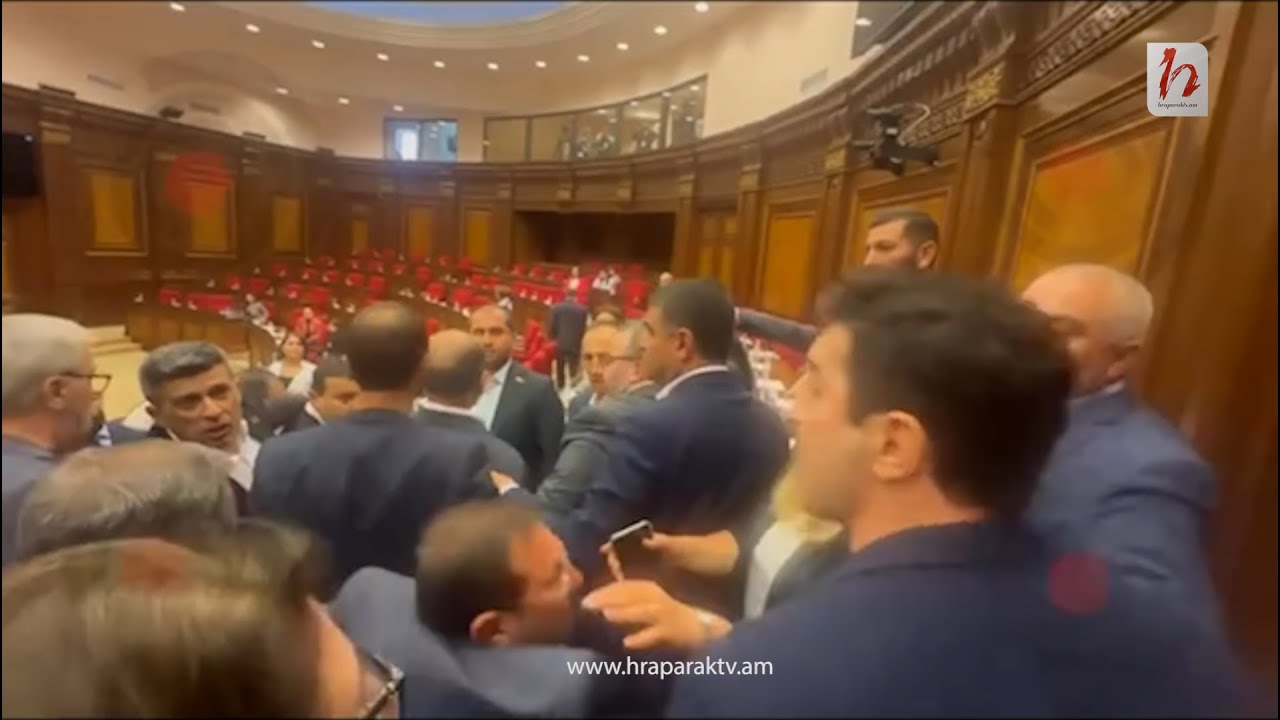 Լևոն Քոչարյանի դահլիճից դուրս գալու պահը