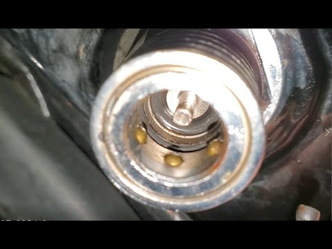 replacing leaking Harley-Davidson fuel line and check valve quick disconnect o-rings