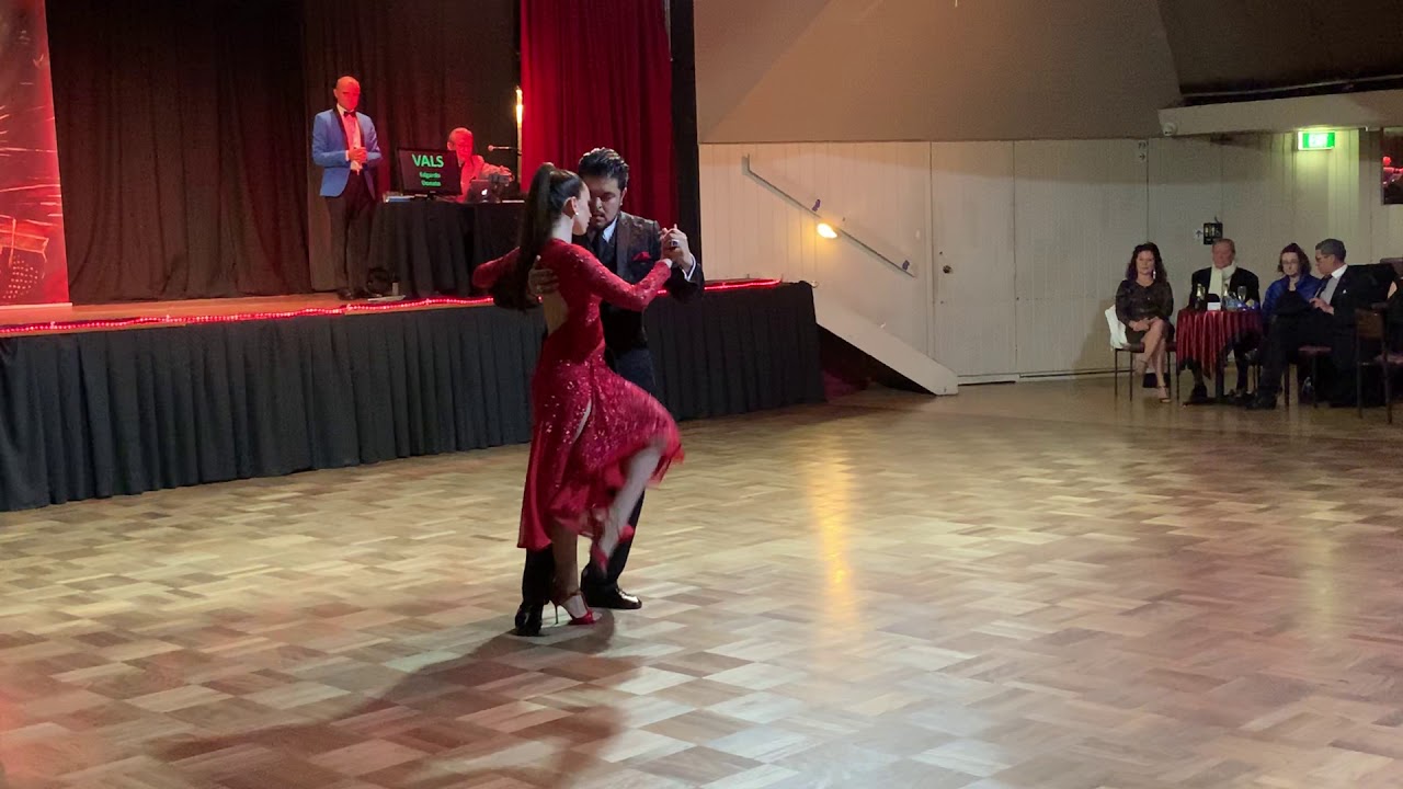 Anabella Diaz Hojman and Donato Juarez performing Argentine Tango - 9 de Julio by Osvaldo Pugliese