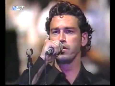 ena to xelidoni theodorakis fragoulis @ www.bloglife.gr