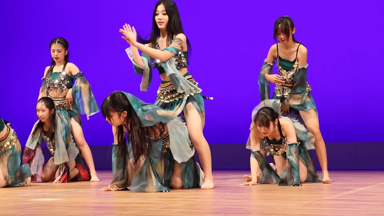 ティーンズの妖艶な舞