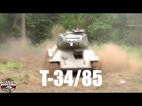 T-34/85 Action at Parola Armour Museum (Panssarimuseo) 2012