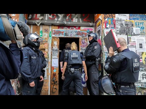 Berlin-Friedrichshain: Raid on squatters escalates