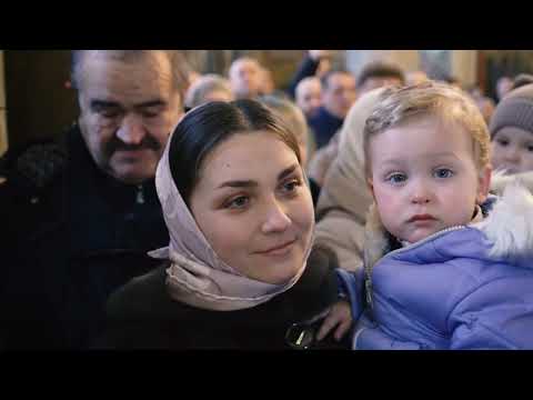 Sfințirea sfintei mese. Biserica Sf. Arhangheli Mihail și Gavriil din suburbia Roșa a Cernăuțiului