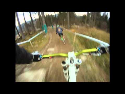 WAS TUT DER JUNGE!alter.du.behinderter.JUNGE!