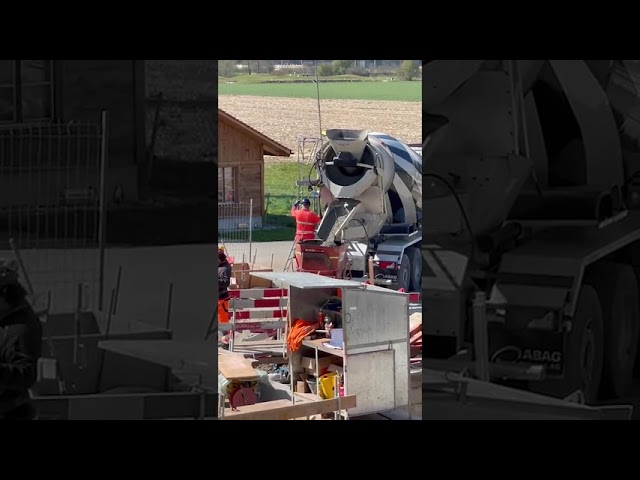 Hofladen: Betonmischer auf Platz