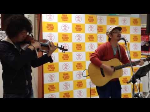 Eiji from DACHAMBO & 山本啓 from NABOWA - 20131004 新宿 Tower Records