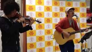 Eiji from DACHAMBO & 山本啓 from NABOWA - 20131004 新宿 Tower Records