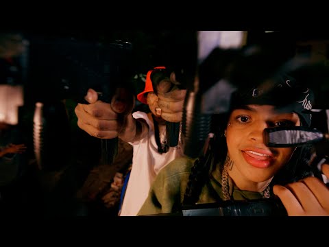 Menor Queen ✖️ Yay Asiido - LA MIRADA / EL TETEO👀🦴 (Video Oficial)