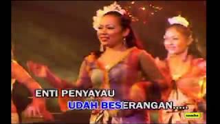 Download lagu Enti pengerindu udah beserangan   Jeffery Molly mp3 Download lagu Enti pengerindu udah beserangan   Jeffery Molly mp3