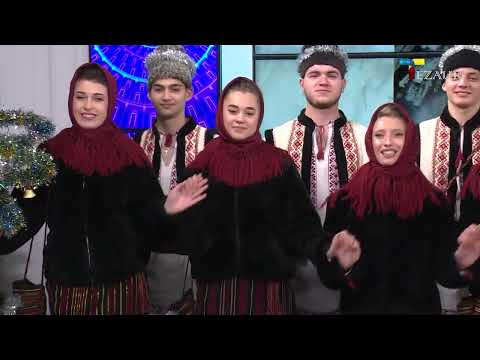 Ansamblul model etno-folcloric “Romanița” CEMF -Frunza verde trei smicele