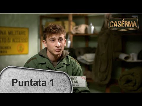 Colucci sgrida la recluta Ciupilan: “Riesce a stare serio?” - Prima puntata - La Caserma