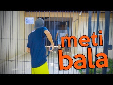 homem chama mae jovem branco de macaco, olha no que deu.