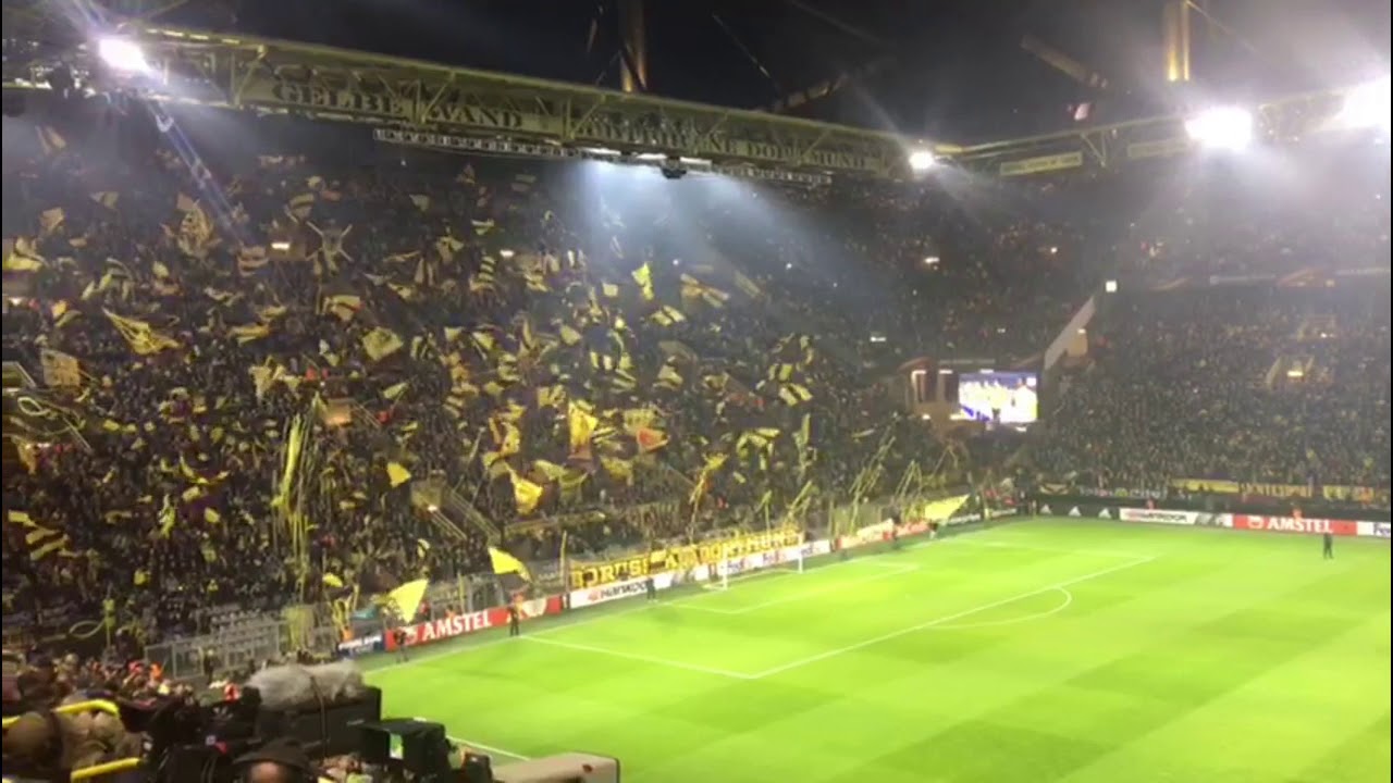 Borussia Dortmund-Atalanta, lo spettacolo sugli spalti