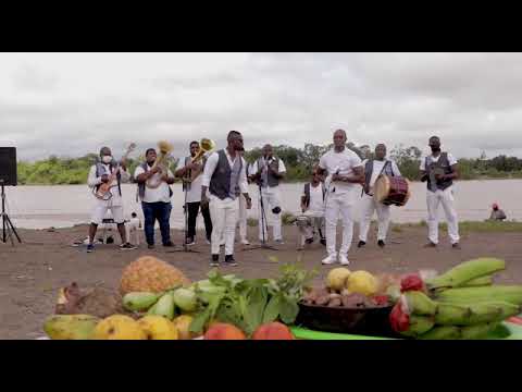 Un Negrito Contento - Son Bacosó