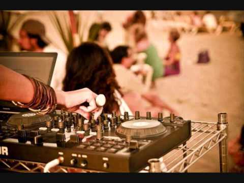 Mustafa ft Natalia - Circles