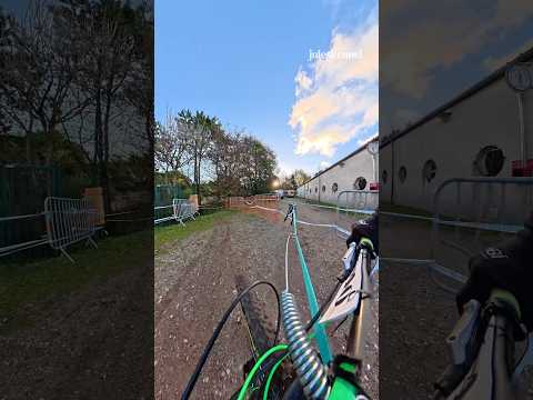 Un départ comme ça ? C’est simple : soit ça finit en légende, soit en compilation de chutes.!