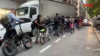 Bambino investito in bici a Torino, la «ciclabile» umana per dire «Basta morire in strada»