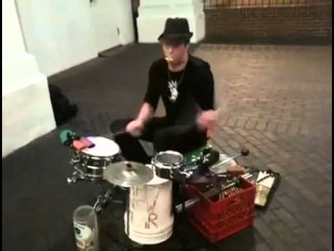 Le batteur fou // Crazy drumer