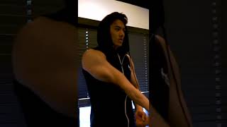 フジテレビアナウンサー山本賢太の筋トレPVを近日大公開。　　　#筋肉 #筋トレ #減量 #フジテレビアナウンサー #フジテレビ #アナウンサー #ダイエット#workout#muscle