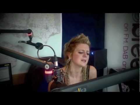 The Breeze - Bo Bruce Acoustic Performance of Charlie Brown