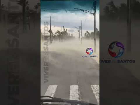 Ventania provoca tempestade de areia e assusta moradores de Peruíbe.