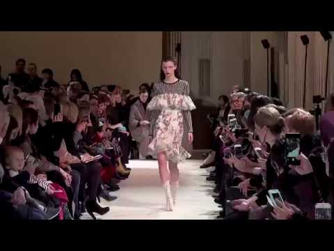 Giambattista Valli Paris Woman FW17-18