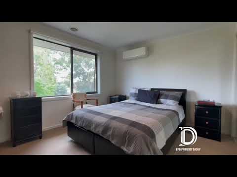 27 Parkmore Crescent, Westmeadows, VIC 3049, 3 rūma, 2 rūma horoi, House