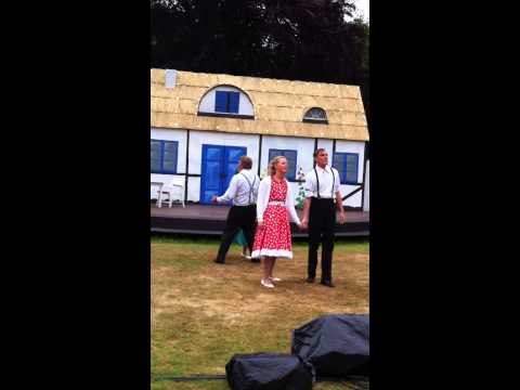 Løve Kulturforening - Luften er 15, vandet er 16 "Det gamle guld" 2012 Løvegård