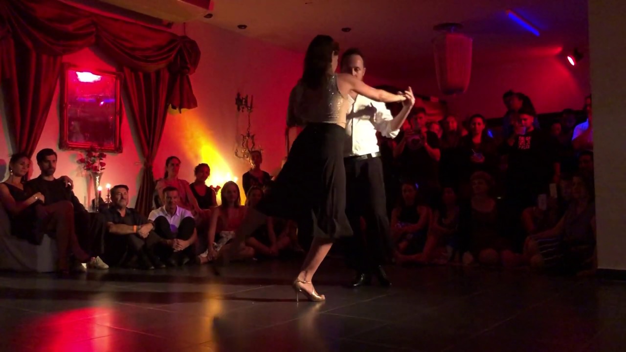 Video thumbnail for Maria Mondino & Matias Facio Tango improvisation - Maria (Troilo-Rufino)