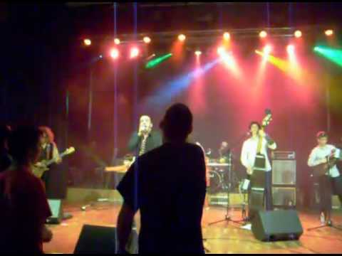 Zbogom Brus Li- i bas je mokro napolju.mkv