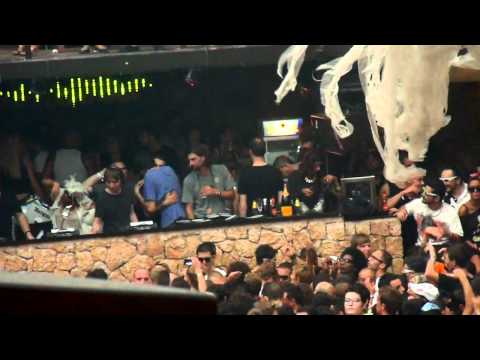 Ricardo Villalobos Raresh Zip @ Amnesia Ibiza 27.9.2010 Terrace [2]