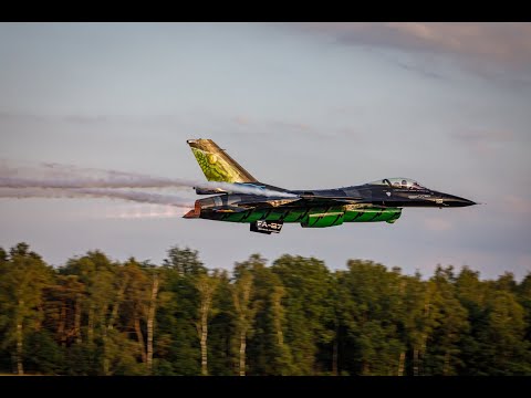 Belgian Air Force F-16 Solo Display