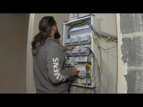 Składanie rozdzielnicy elektrycznej dla standardowej instalacji cz.1