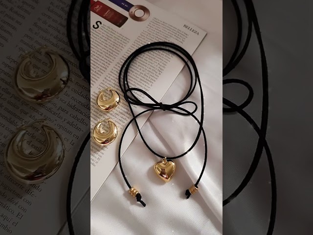 Vídeo relacionado con Collar corto negro único con temática musical, collar de aleación, adecuado para entusiastas de la música y creadores de tendencias, accesorios elegantes para mujer