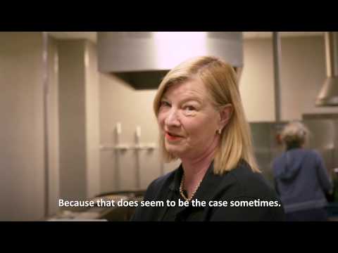 Vox | Sleutelfiguren (15): Afwasser Wilma Cleijne spaart Venetiaanse maskers