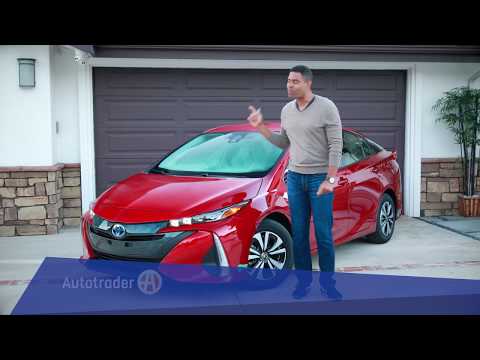 2017 Toyota Prius Prime | 5 Reasons to Buy | Autotrader