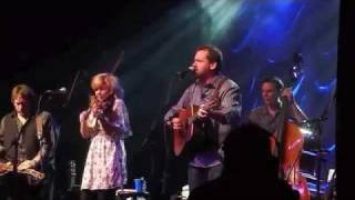 Alison Krauss &amp; Union Station, The Boy That Wouldn&#39;t Hoe Corn