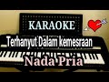Terhanyut Dalam Kemesraan Karaoke Nada Pria