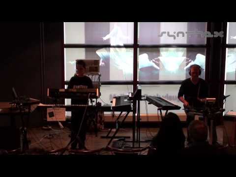 Synthex - Onyx (Live at E-Day 2013)