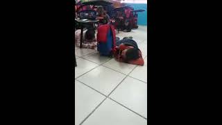 Maestra protege a niños de primaria balacera entre Militares y Sicarios - Nvo. Laredo