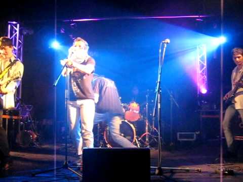 Pool Ükskõik - Alaealine